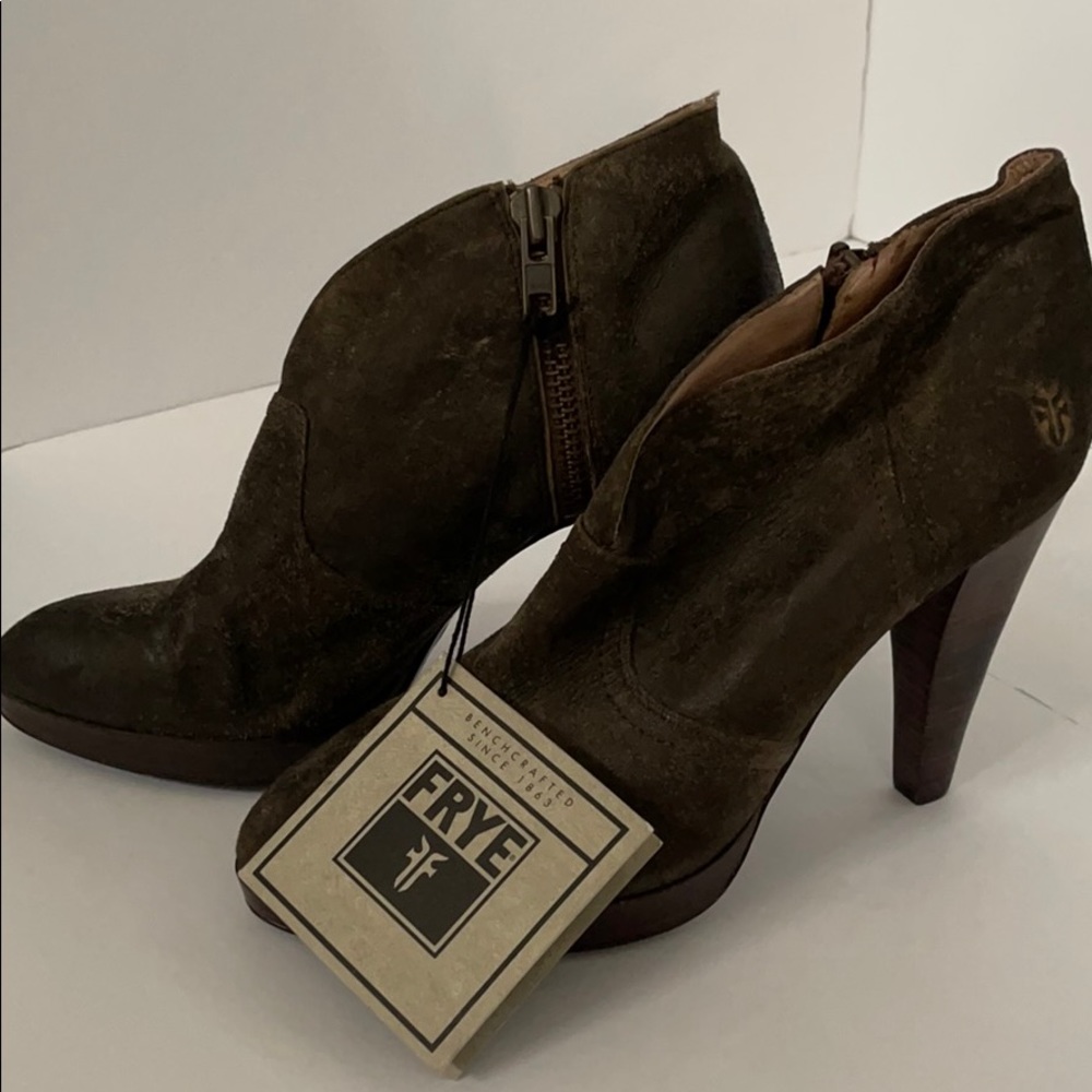 BNWT FRYE Harlow campus bootie size 10